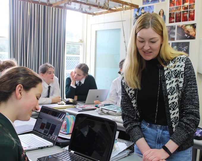 Samuel Marsden Collegiate School unveils buzzy student masterclass with Artist in Residence Programme